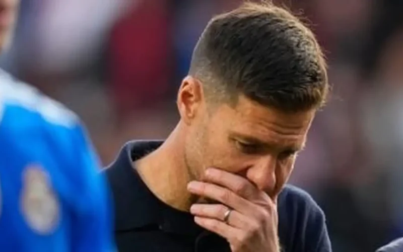 اللقاء المنتظر.. أتلتيكو يحسم مستقبل ألونسو أمام ريال مدريد في السوبر الإسباني